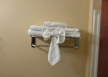 Irish Inn And Suites hotel thumbnail 8