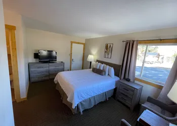 Estes Mountain Inn hotel thumbnail 8