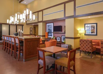 Hampton Inn & Suites by Hilton Lonoke hotel thumbnail 2