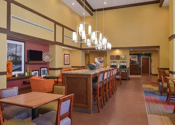 Hampton Inn & Suites by Hilton Lonoke hotel thumbnail 4