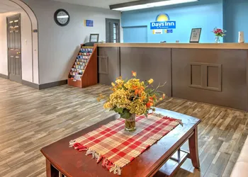 Days Inn by Wyndham Harriman hotel thumbnail 2