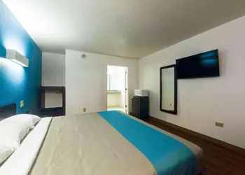 Motel 6 Kingston, TN hotel thumbnail 7