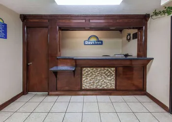 Days Inn by Wyndham El Reno hotel thumbnail 3