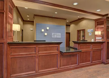 Holiday Inn Express & Suites Altus by IHG hotel thumbnail 2