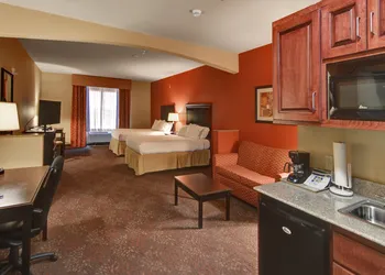 Holiday Inn Express & Suites Altus by IHG hotel thumbnail 4
