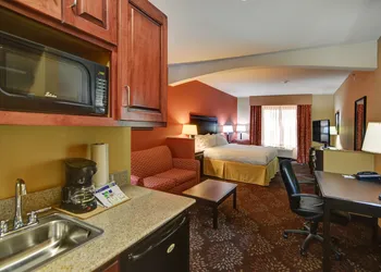 Holiday Inn Express & Suites Altus by IHG hotel thumbnail 7