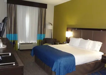 Holiday Inn Express Hotel & Suites El Reno by IHG hotel thumbnail 2