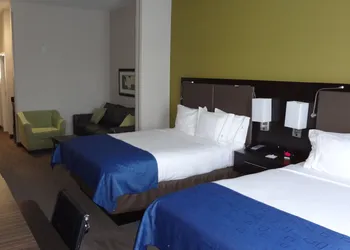 Holiday Inn Express Hotel & Suites El Reno by IHG hotel thumbnail 3