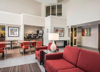 Comfort Inn hotel thumbnail 2