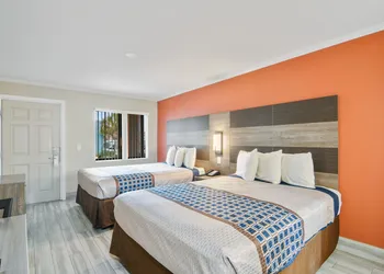 Anthony's on the Beach hotel thumbnail 2