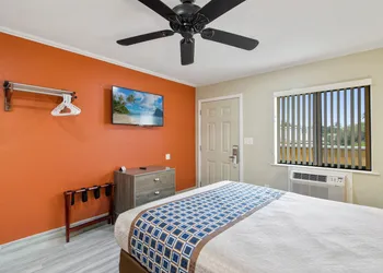 Anthony's on the Beach hotel thumbnail 5