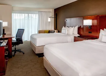 Delta Hotels by Marriott Chesapeake Norfolk hotel thumbnail 5
