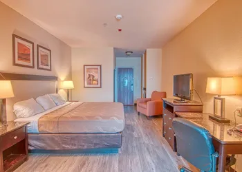 Express Inn & Suites hotel thumbnail 3