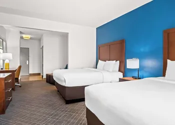Comfort Suites Lindale - Tyler North hotel thumbnail 8
