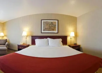 Holiday Inn Express and Suites Henderson by IHG hotel thumbnail 7