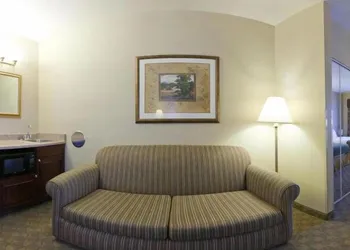 Holiday Inn Express and Suites Henderson by IHG hotel thumbnail 8