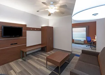 Holiday Inn Express Suites Jasper by IHG hotel thumbnail 4