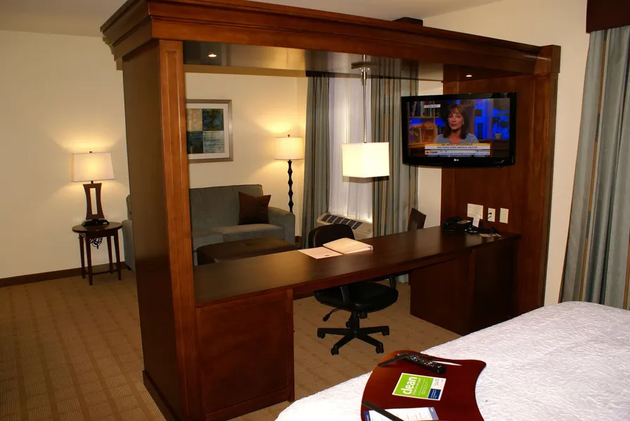 Hampton Inn & Suites Center hotel detail image 6