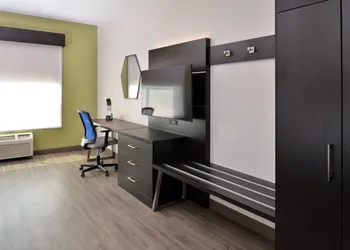 Holiday Inn Express & Suites Carthage by IHG hotel thumbnail 8