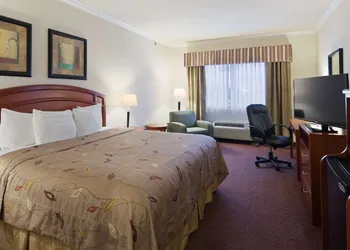 Best Western Cleveland Inn & Suites hotel thumbnail 4