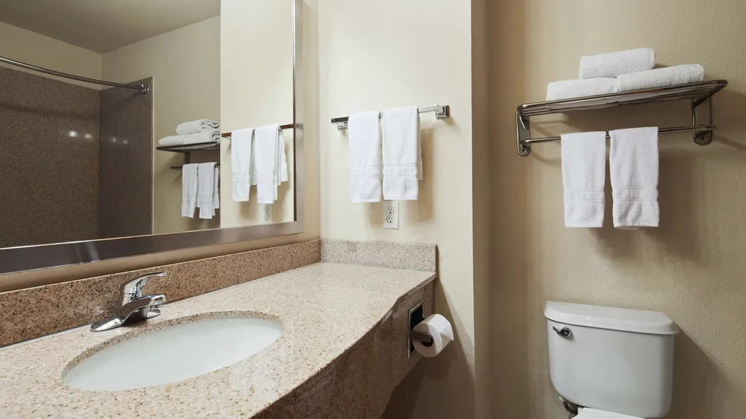 Best Western Cleveland Inn & Suites hotel detail image 6