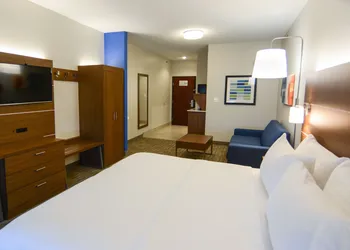 Holiday Inn Express & Suites New Boston by IHG hotel thumbnail 2