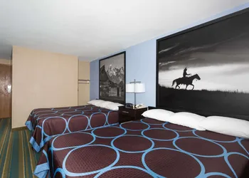 Super 8 by Wyndham Douglas hotel thumbnail 5