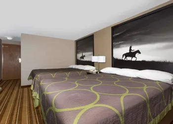 Super 8 by Wyndham Douglas hotel thumbnail 6