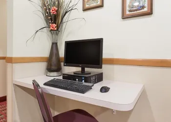 Western Inn & Suites hotel thumbnail 2