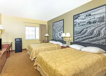 Western Inn & Suites hotel thumbnail 4