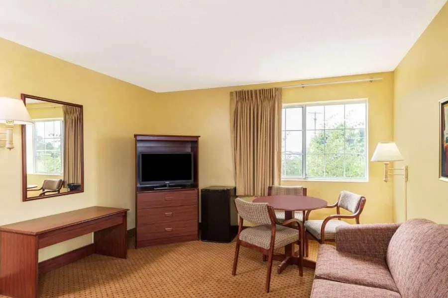 Western Inn & Suites hotel detail image 6