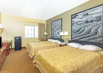Western Inn & Suites hotel thumbnail 4