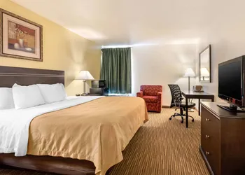 Quality Inn & Suites Limon hotel thumbnail 8