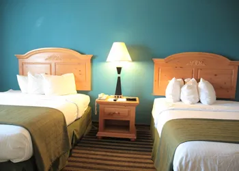 American Inn and Suites hotel thumbnail 4