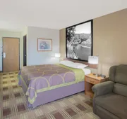 Super 8 by Wyndham Toledo hotel detail image 3