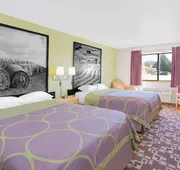 Super 8 by Wyndham Independence IA hotel detail image 4