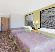 Super 8 by Wyndham Independence IA hotel detail image 5