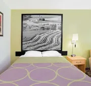 Super 8 by Wyndham Independence IA hotel detail image 7