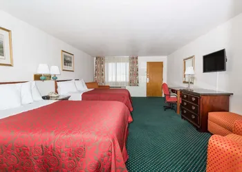 Days Inn by Wyndham Kimball hotel thumbnail 3