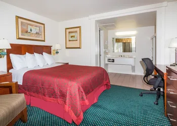 Days Inn by Wyndham Kimball hotel thumbnail 4