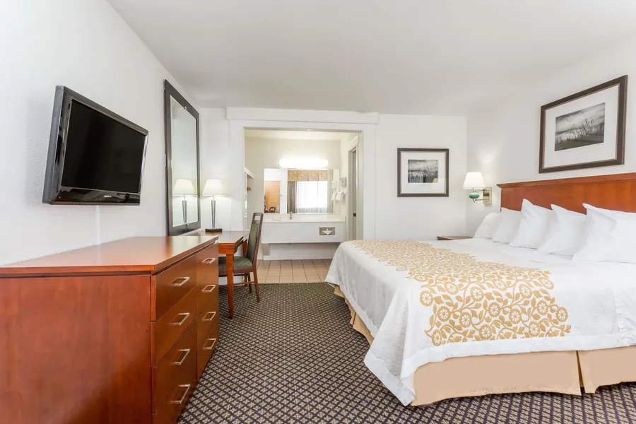 Days Inn by Wyndham Kimball hotel detail image 6