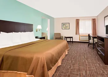 Howard Johnson by Wyndham Gothenburg hotel thumbnail 8