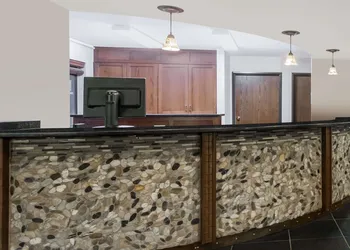 Days Inn by Wyndham Sidney NE hotel thumbnail 2