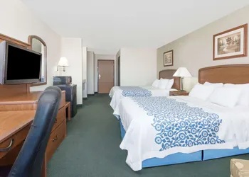 Days Inn by Wyndham Sidney NE hotel thumbnail 5