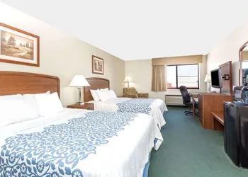 Days Inn by Wyndham Sidney NE hotel thumbnail 7