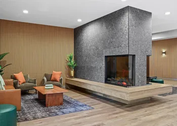 Ramada by Wyndham Drumheller Hotel & Suites hotel thumbnail 3