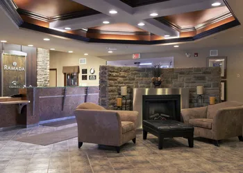 Ramada by Wyndham Drumheller Hotel & Suites hotel thumbnail 4
