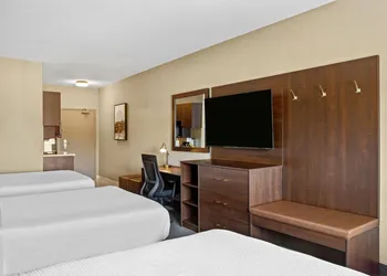 Ramada by Wyndham Drumheller Hotel & Suites hotel thumbnail 7