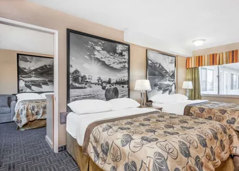 Super 8 by Wyndham Stettler hotel thumbnail 7