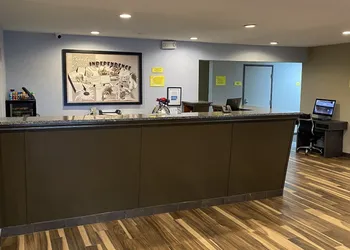 Super 8 by Wyndham Independence KS hotel thumbnail 2